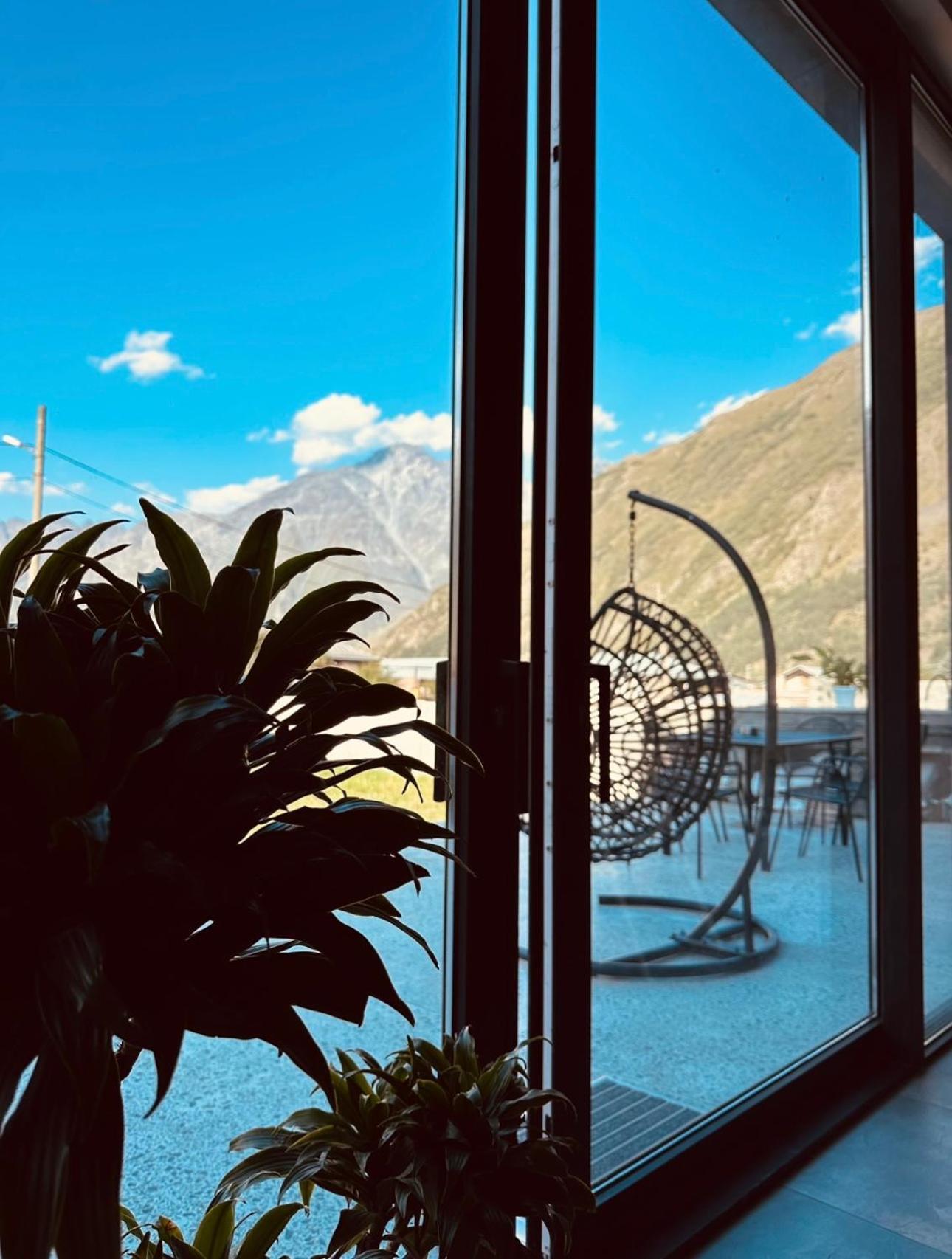 Willa Alpine Escape Kazbegi Zewnętrze zdjęcie