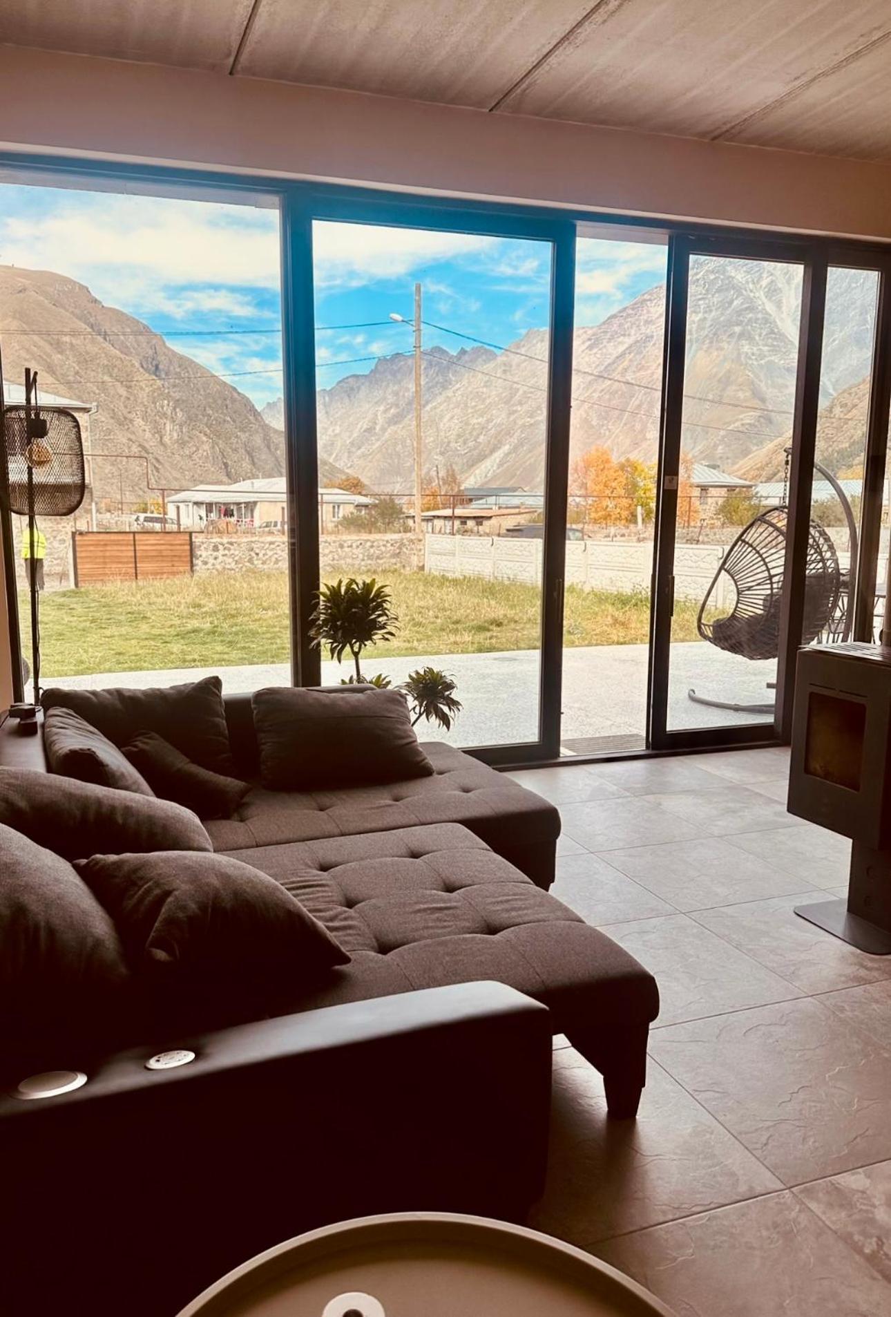 Willa Alpine Escape Kazbegi Zewnętrze zdjęcie